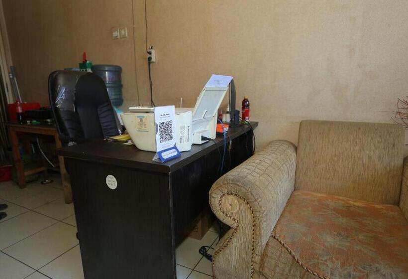 هتل Capital O 93372 Aurora Residence