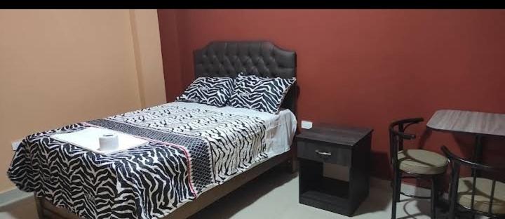 ホテル Hostal Llaut