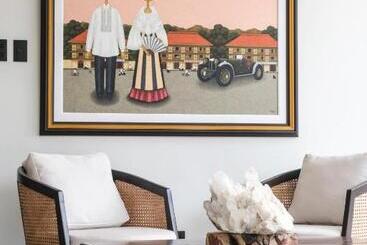 هتل La Zarene Suites