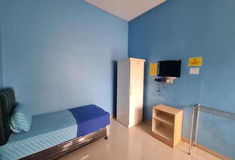 Отель Oyo 93360 Wisma Subur