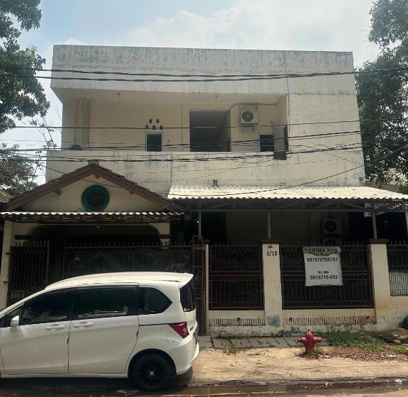 هتل Oyo 93379 S12