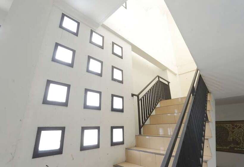 هتل Oyo 93380 Penginapan Mangkoe Barokah