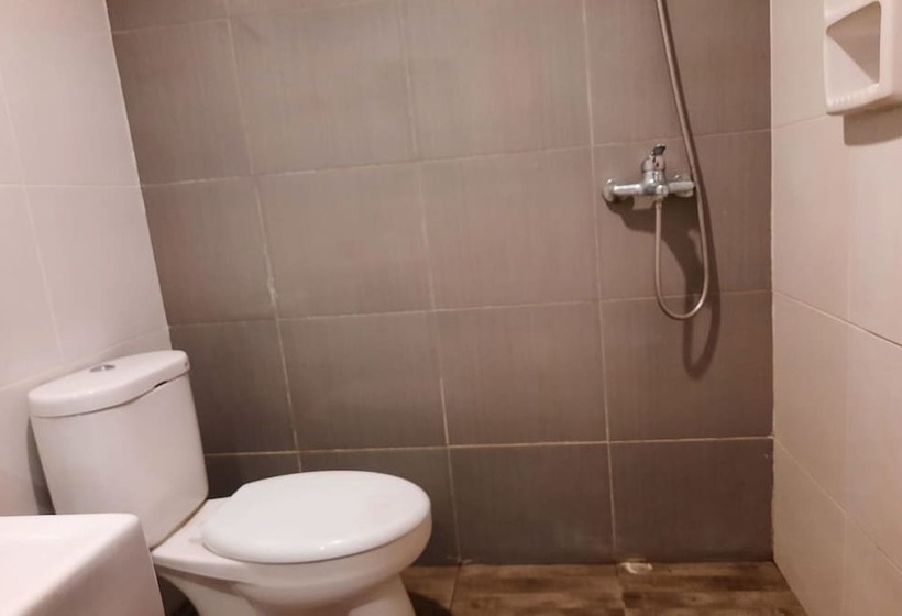 هتل Oyo 93380 Penginapan Mangkoe Barokah