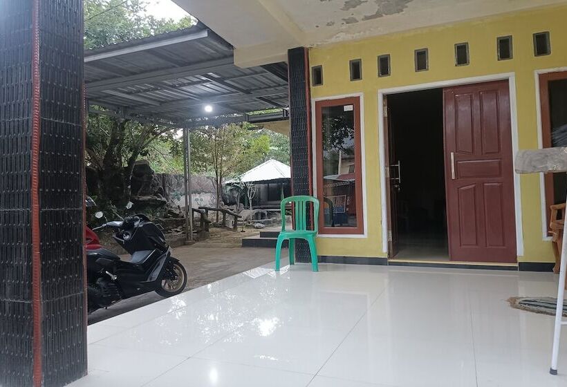 هتل Oyo 93408 Penginapan Annisya