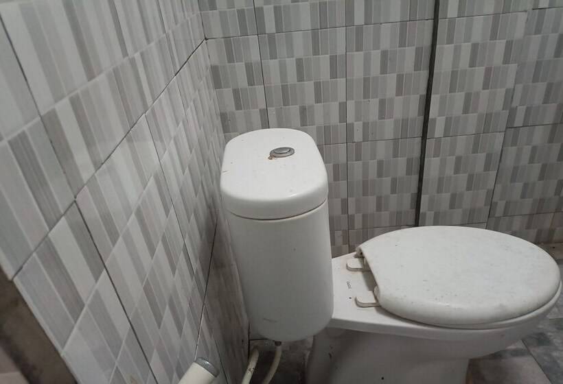هتل Oyo 93408 Penginapan Annisya