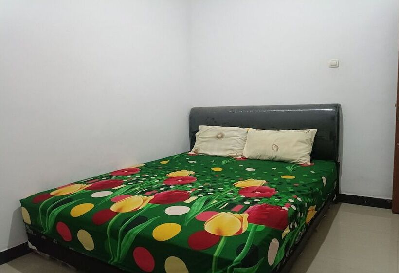 هتل Oyo 93408 Penginapan Annisya