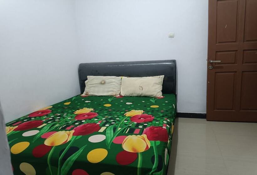 هتل Oyo 93408 Penginapan Annisya