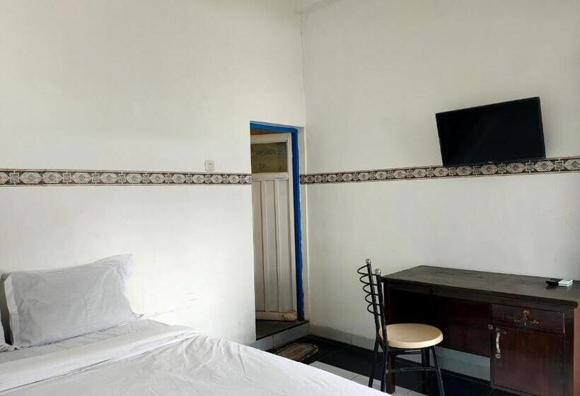 هتل Oyo 93412 Kost Irma Syariah