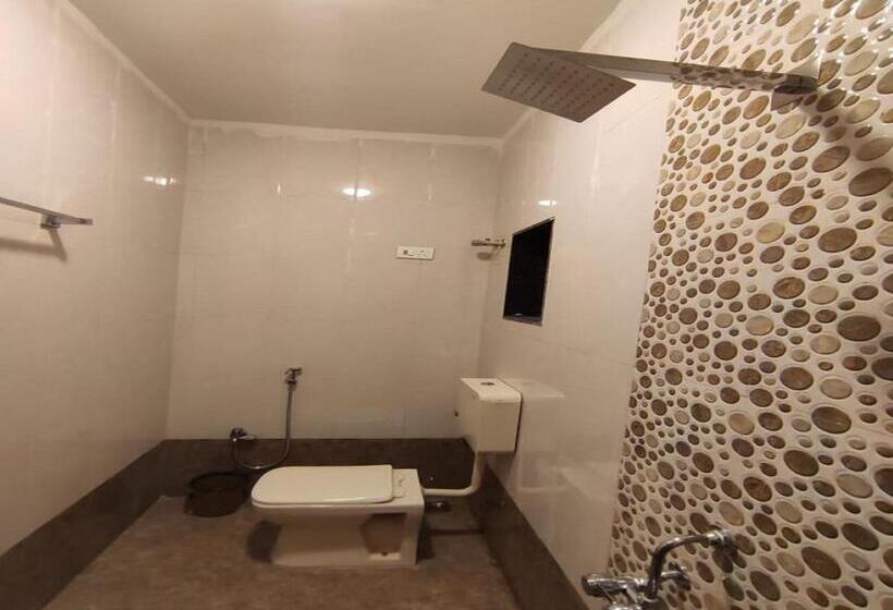 فندق The Hilltop Residency, Matheran