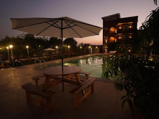 فندق V & D Resort