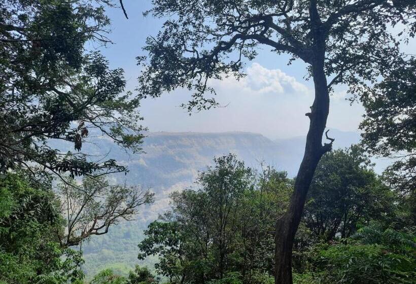 بنسيون Asha Cottage