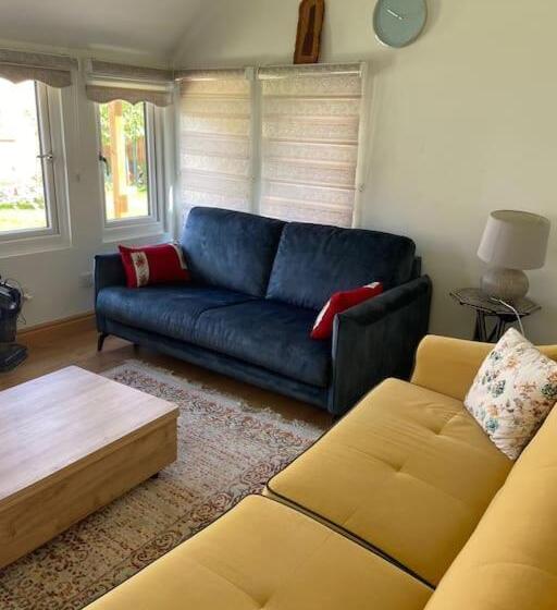 پانسیون Charming Private Guest House