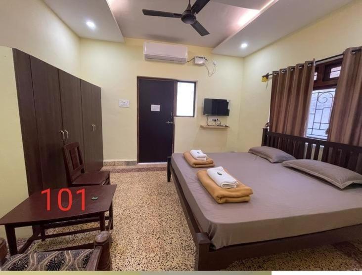 پانسیون Dhruv Guest House