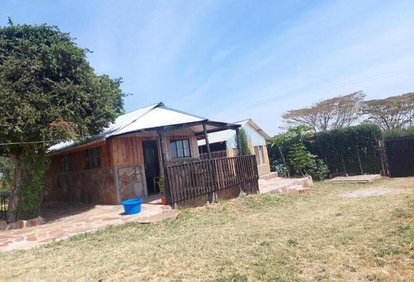 پانسیون Kanunka House