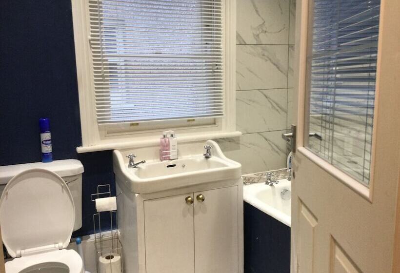Пансион Tdm Bachelot Lettings Ltd