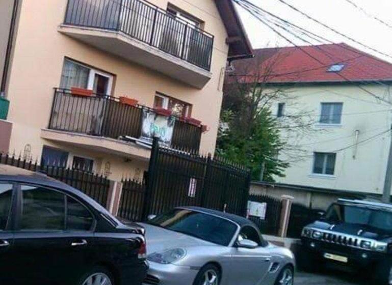 هاستل Casa Thomas Cluj