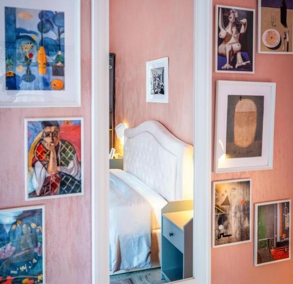 تختخواب و صبحانه Momarooms