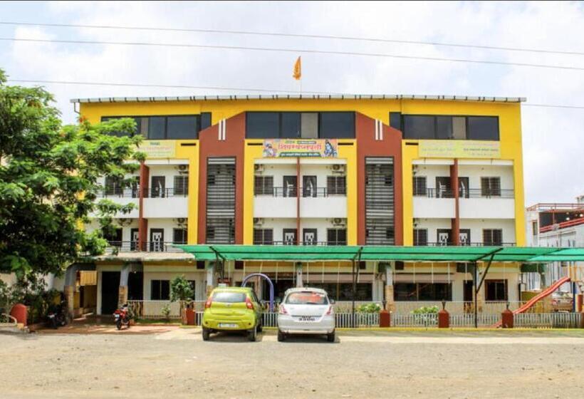 Hostel Nomadics