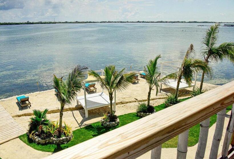 هتل Aruna Resort & Villas
