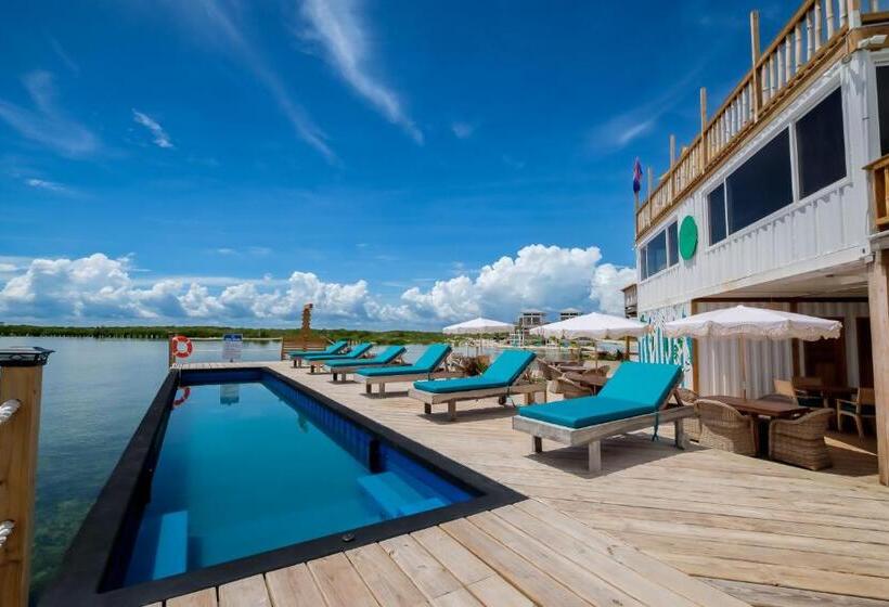 هتل Aruna Resort & Villas