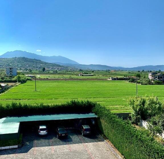 בית מלון כפרי Bardhi