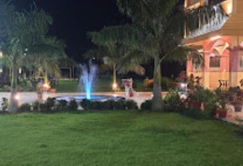 فندق Chhattisgarh Palace, Rajnandgaon