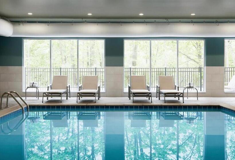 هتل Holiday Inn Express & Suites Rhinelander, An Ihg