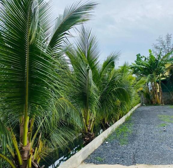 هتل Jhen House
