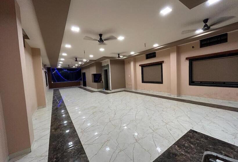 호텔 New Agrawal Pudi Bhandar