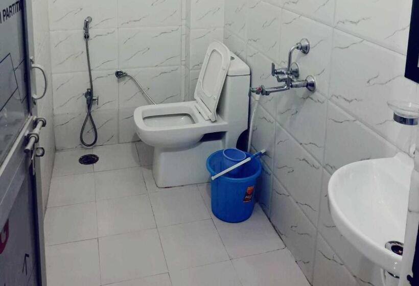 ホテル Oyo Flagship Darbar Guest House