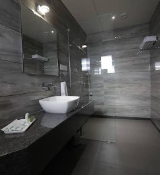 فندق Radiance, Ahmednagar