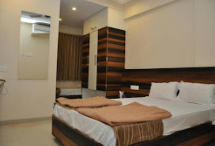 فندق Rich Palace, Jalgaon