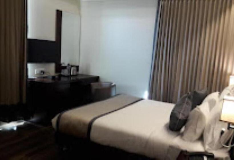 בית מלון כפרי Sai Inn Amhednagar, Maharashtra