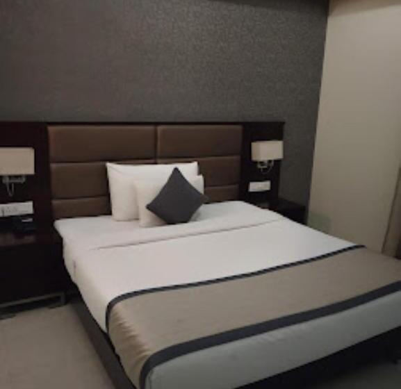 בית מלון כפרי Sai Inn Amhednagar, Maharashtra