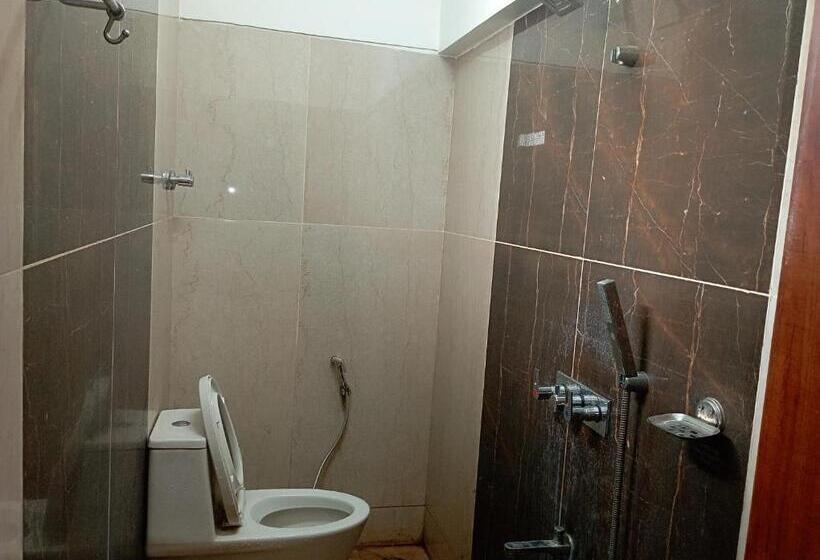 هتل Staymaker Balaji Gold Inn