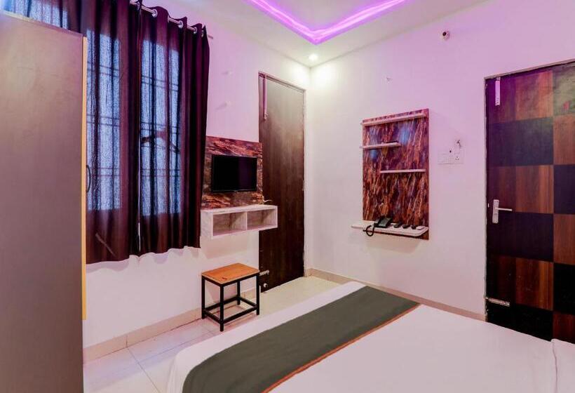 هتل Collection O Kiara Guest House