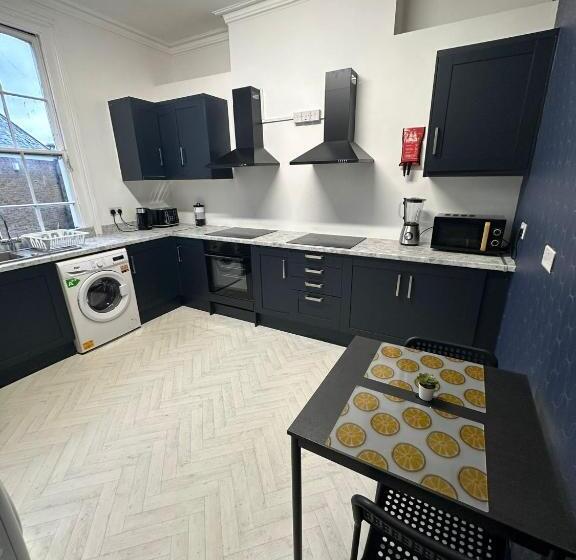 פנסיון 10 Minutes To Central London Vaux