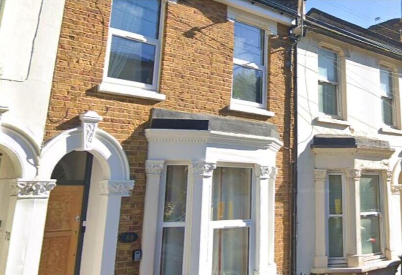Пансион Furley Road London Guest House