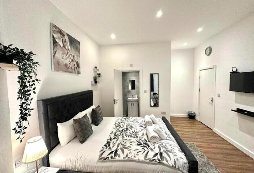 펜션 Hounslow Suites   Tw3