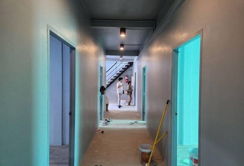 Ti Thong Hostel