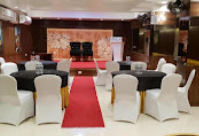 호스텔 Marvel Inn Shirur