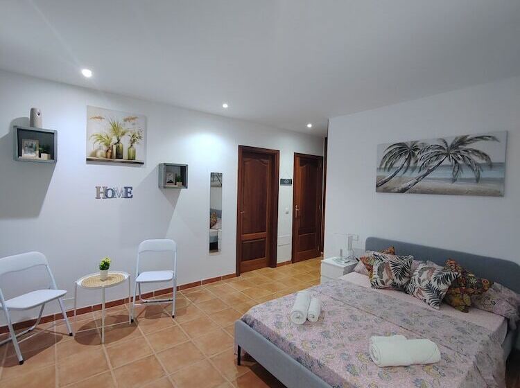 تختخواب و صبحانه Las Salinas House Private Rooms