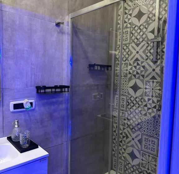 تختخواب و صبحانه C3 Luxury