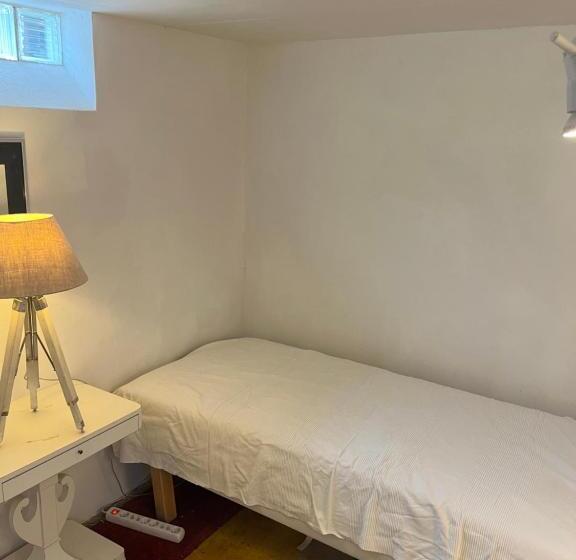 تختخواب و صبحانه Hedén Apartment