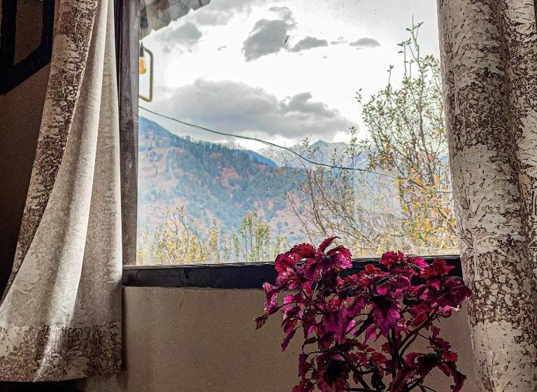 مبيت وإفطار Mandap Cottage & Cafe
