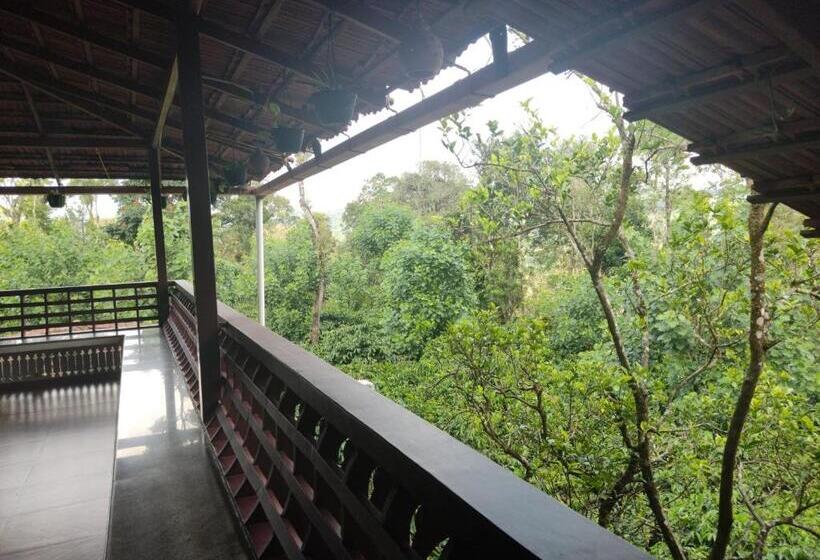 Отель Farm Stay A Coffee Estate Stay