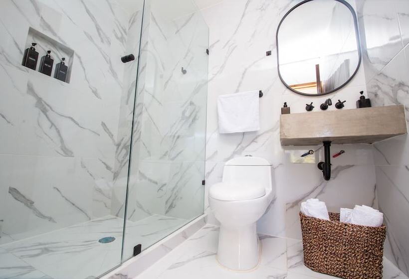 فندق Kuko Suites