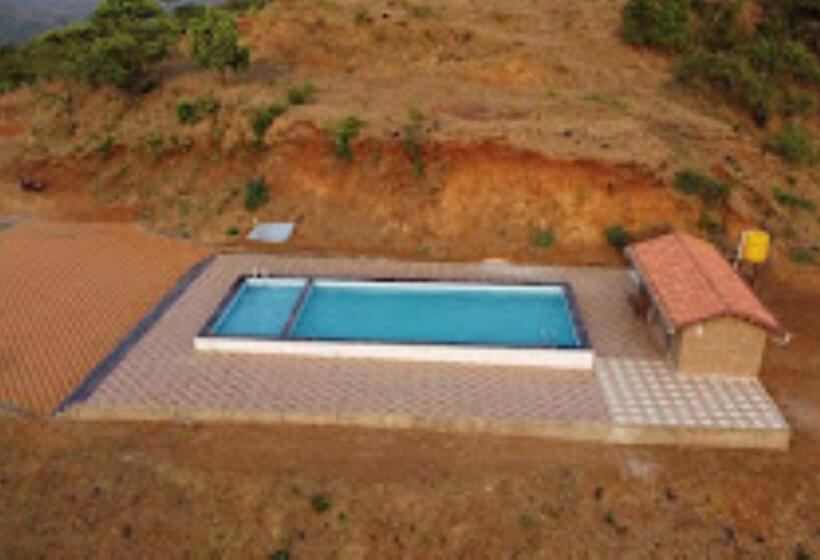 בית מלון כפרי Raigad Farm House 2 Pacad