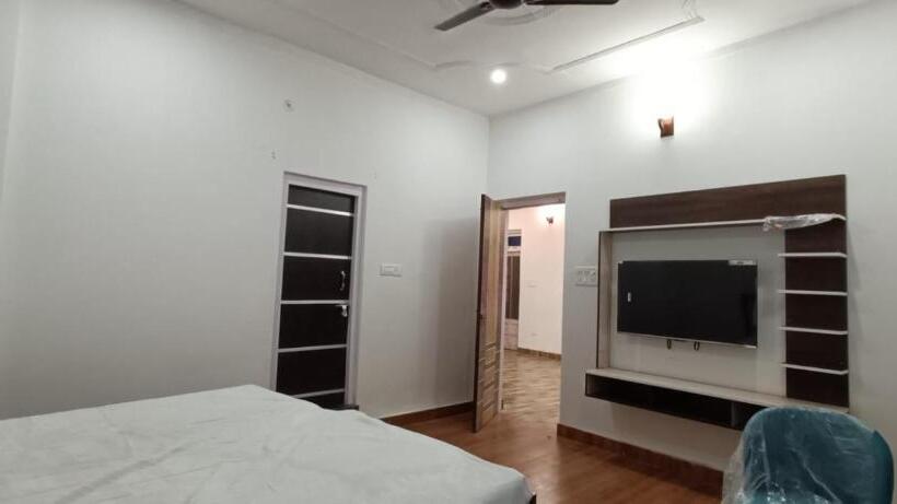 בית מלון כפרי The Green Valley