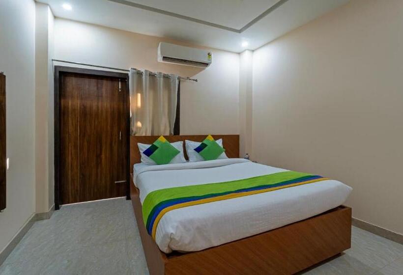 호텔 Treebo Raj Palace